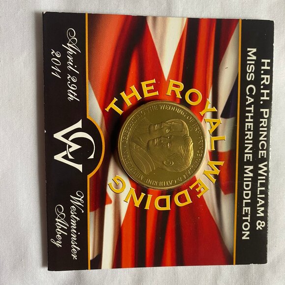 Royal Wedding Commemorating Marriage of Prince William & Kate Gold Color Coin - Picture 6 of 6